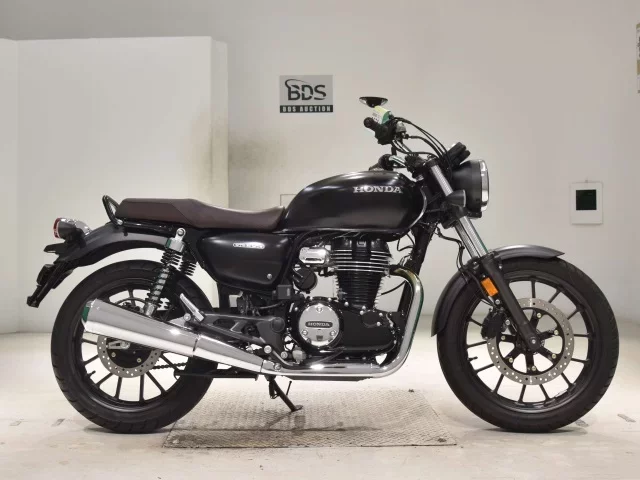 Honda GB350 лот № 2676 оценка 6  с аукциона в Японии