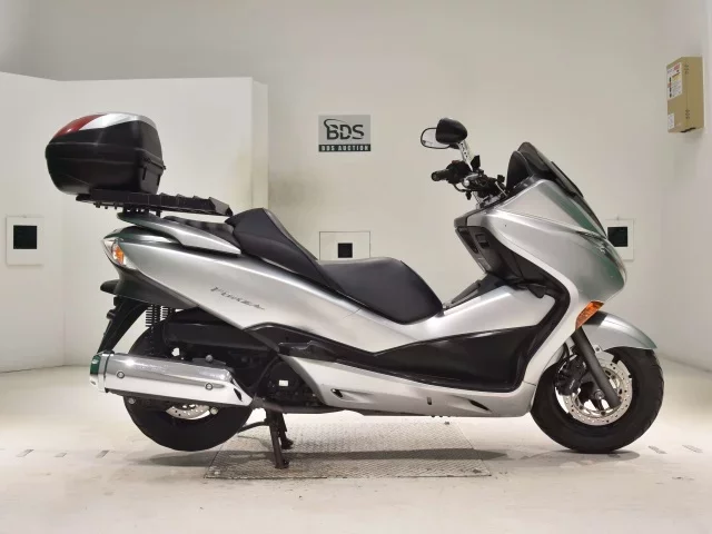 Honda FORZA Z лот № 0343 оценка 4  с аукциона в Японии