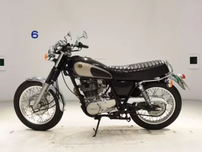 Yamaha SR400-2  с аукциона в Японии