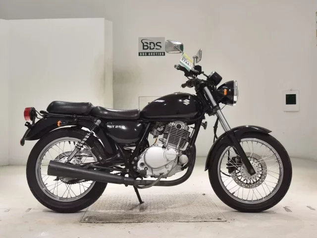 Suzuki ST250 лот № 2744 оценка 4  с аукциона в Японии