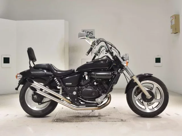 Honda MAGNA 250 лот № 0202 оценка 4  с аукциона в Японии