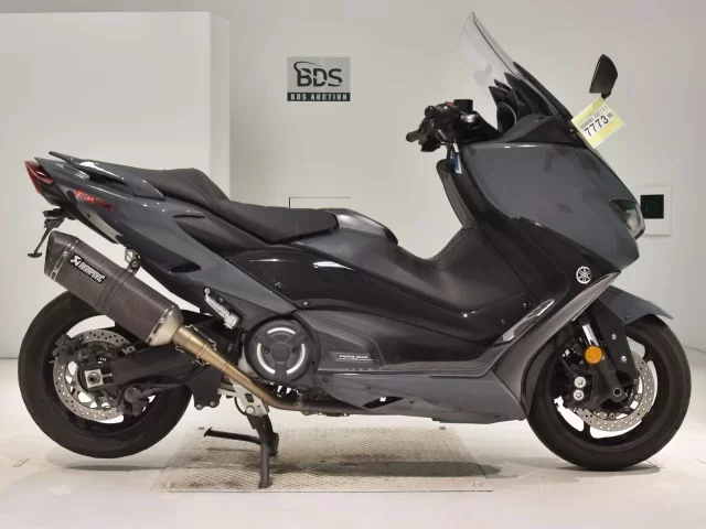 Yamaha T-MAX560T лот № 7773 оценка 5  с аукциона в Японии