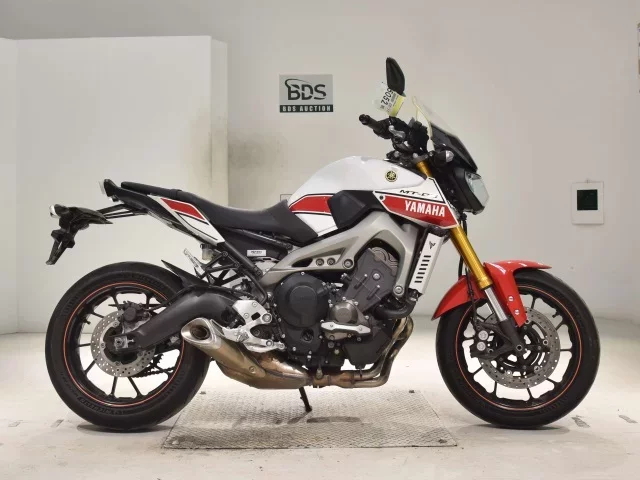 Yamaha MT-09 лот № 5052 оценка 5  с аукциона в Японии