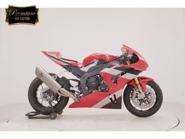 Honda CBR1000RR-RSP лот № 2504 оценка 6  с аукциона в Японии