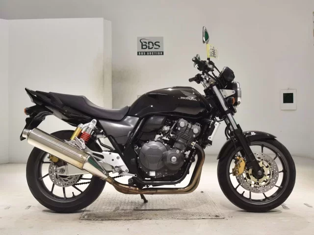 Honda CB400SFV-4 лот № 2880 оценка 4  с аукциона в Японии