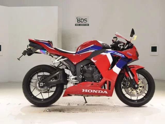 Honda CBR600RR-4 лот № 5004 оценка 6  с аукциона в Японии
