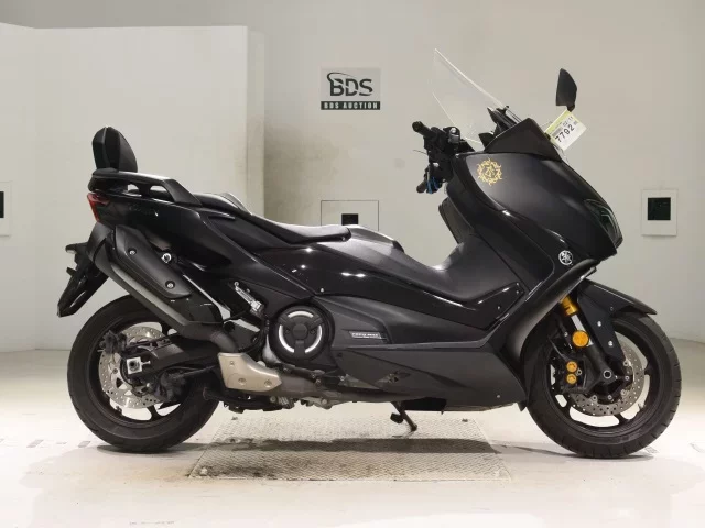 Yamaha T-MAX560T лот № 7792 оценка 5  с аукциона в Японии