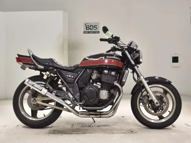 Kawasaki ZRX-2 лот № 2671 оценка 4  с аукциона в Японии