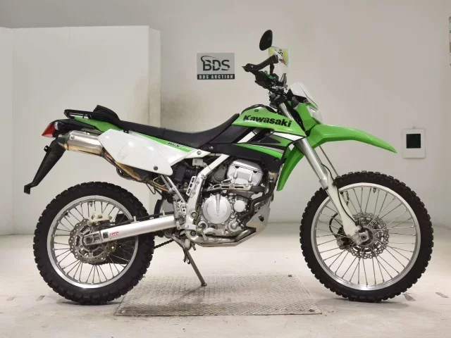 Kawasaki KLX250-2 лот № 2745 оценка 4  с аукциона в Японии