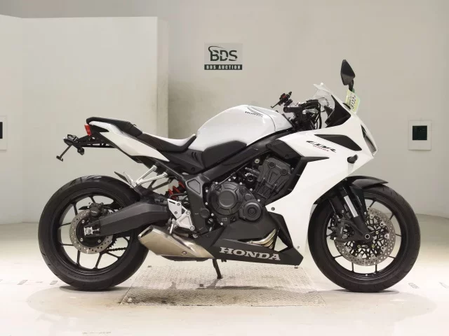 Honda CBR650R лот № 5132 оценка 6  с аукциона в Японии