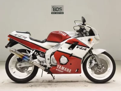 Yamaha FZR250R-2  с аукциона в Японии