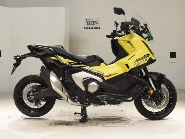 Honda X-ADV750-2 лот № 5062 оценка 5  с аукциона в Японии