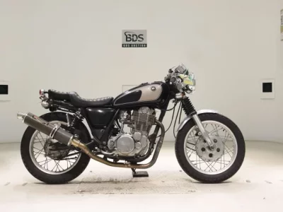 Yamaha SR400-2