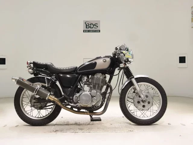 Yamaha SR400-2