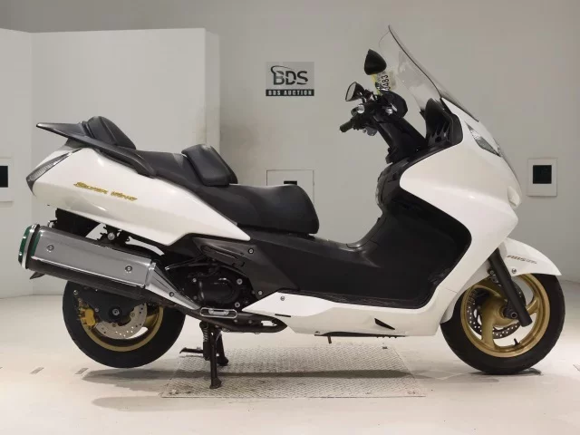 Honda SILVERWING600 ABS лот № 0483 оценка 5  с аукциона в Японии