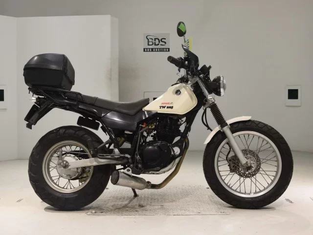 Yamaha TW225 лот № 0213 оценка 4  с аукциона в Японии