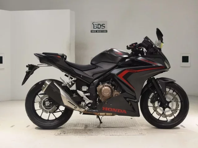 Honda CBR400R-2 лот № 0175 оценка 5  с аукциона в Японии