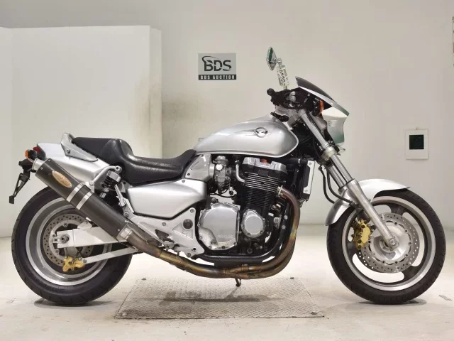 Honda X4 лот № 0220 оценка 4  с аукциона в Японии