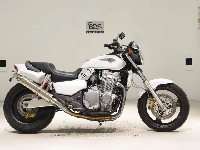 Honda X4LD лот № 7735 оценка 4  с аукциона в Японии