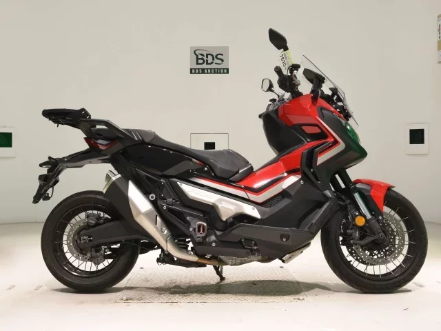 Honda X-ADV750 лот № 7630 оценка 5  с аукциона в Японии