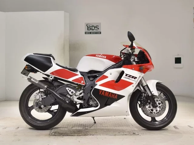 Yamaha TZR250R лот № 2843 оценка 4  с аукциона в Японии