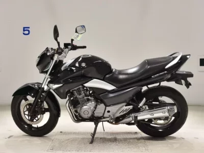 Suzuki GSR250  с аукциона в Японии