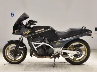 Kawasaki GPZ900R  с аукциона в Японии