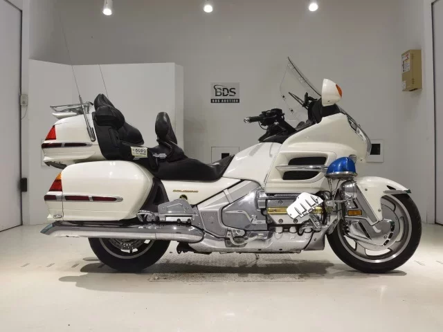 Honda GL1800 лот № 0409 оценка 4  с аукциона в Японии