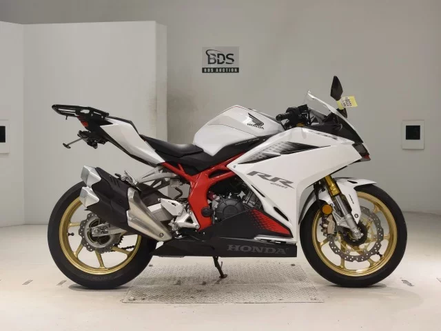 Honda CBR250RR-2A лот № 0236 оценка 5  с аукциона в Японии