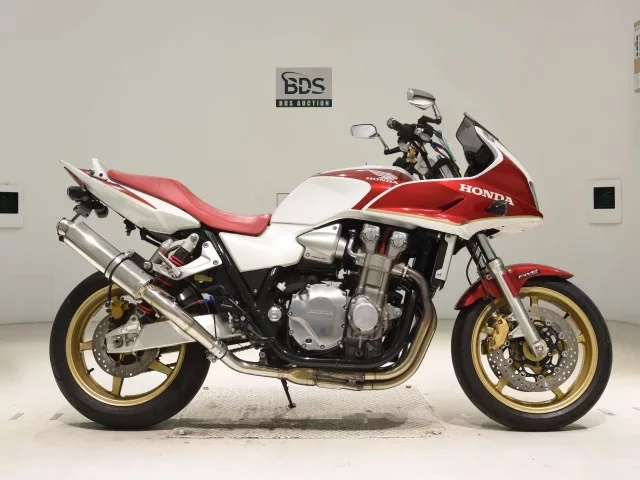 Honda CB1300SF BOLDOR лот № 5210 оценка 4  с аукциона в Японии