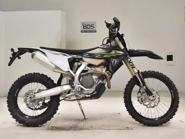 Triumph  TF250E лот № 5328 оценка 4  с аукциона в Японии