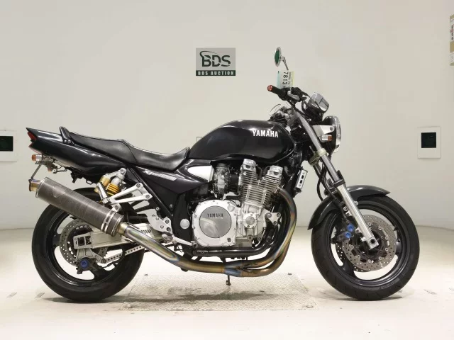 Yamaha XJR1300 лот № 7813 оценка 4  с аукциона в Японии