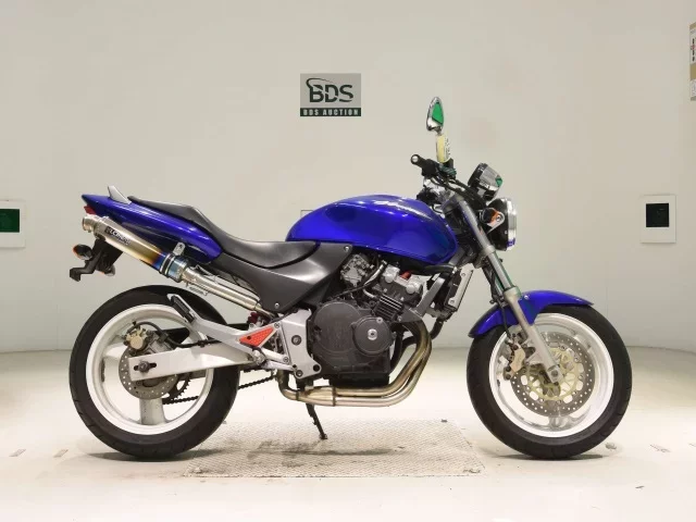 Honda HORNET250 лот № 7618 оценка 4  с аукциона в Японии