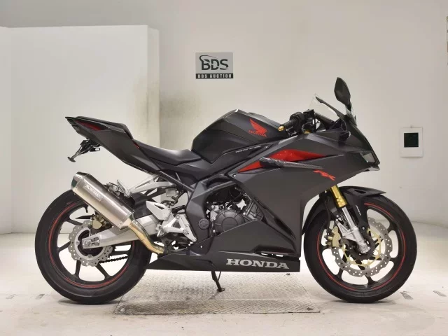 Honda CBR250RR-2A лот № 2738 оценка 5  с аукциона в Японии