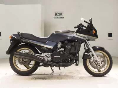 Kawasaki GPZ900R