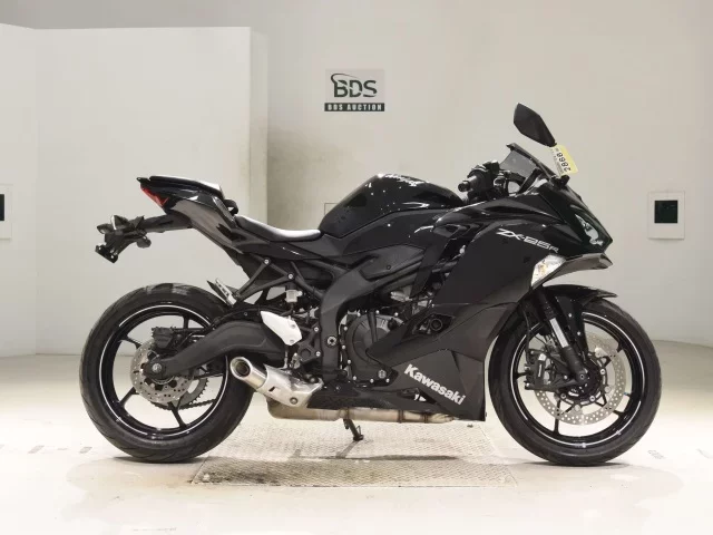 Kawasaki ZX-25R лот № 2866 оценка 5  с аукциона в Японии