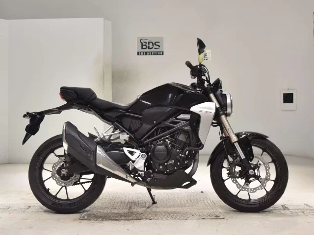 Honda CB250RA лот № 2990 оценка 4  с аукциона в Японии