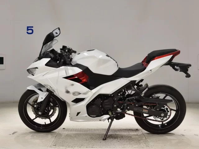 Kawasaki NINJA400-2