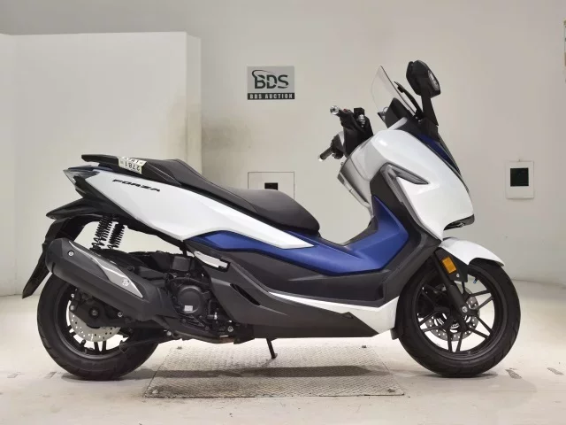 Honda FORZA -4 лот № 2781 оценка 5  с аукциона в Японии