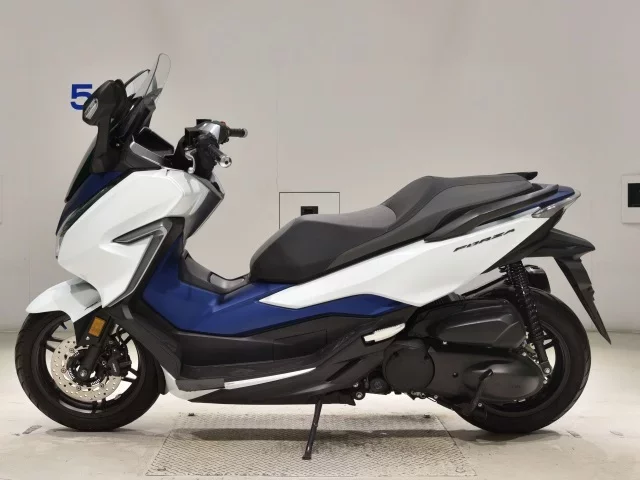 Honda FORZA -4