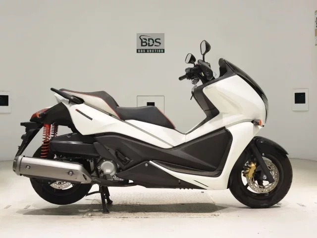 Honda PHASES лот № 7898 оценка 5  с аукциона в Японии