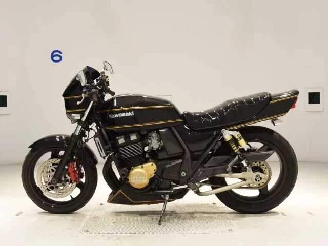 Kawasaki ZRX400