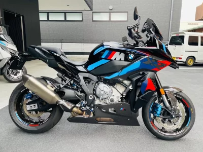 BMW BMW M1000XR