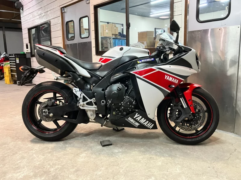Yamaha YZF-R1