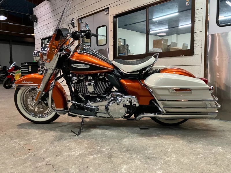 Harley-Davidson HARLEY FLHFB