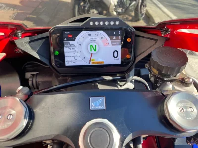 Honda CBR1000RR-R FB лот № 00105 оценка 5  с аукциона в Японии 2