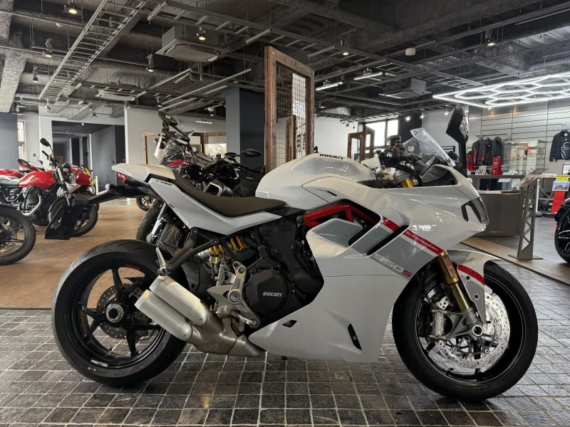 Ducati  SUPER SPORT 950S лот № 02165 оценка 7  с аукциона в Японии