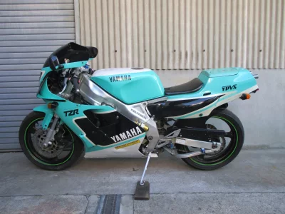 Yamaha TZR250-1  с аукциона в Японии
