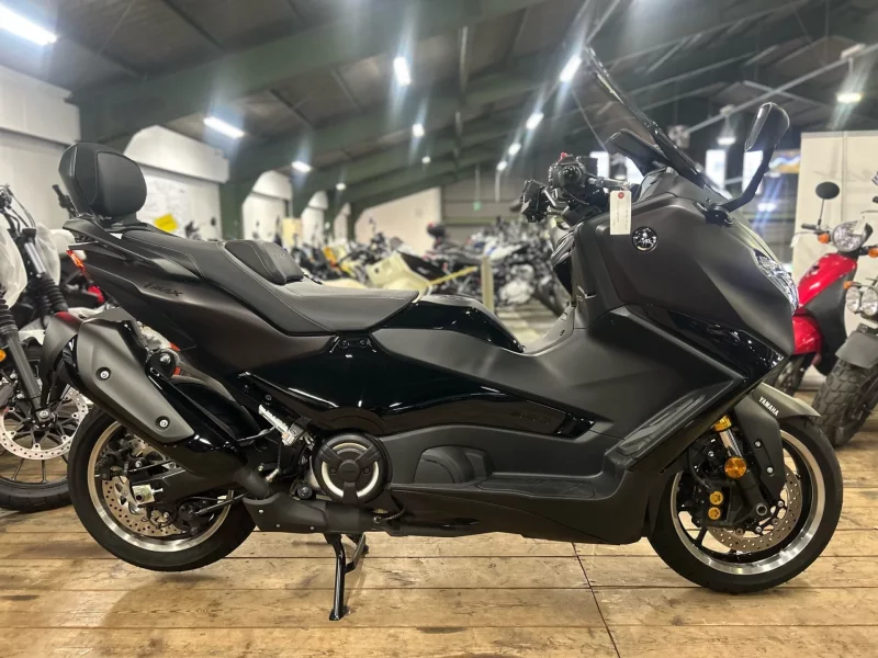 Yamaha T-MAX560 TECHMAX ABS лот № 02181 оценка 6  с аукциона в Японии