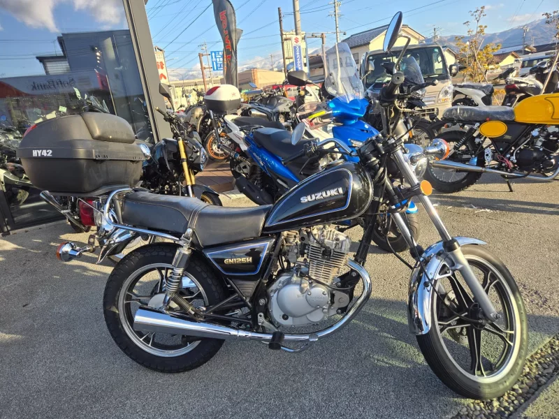 Suzuki GN125H
